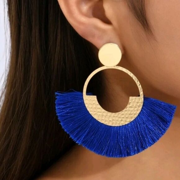 BRAND NEW FOREVER 21 BOHEMIA FAN SHAPE TASSEL INLAID EAR STUD EARRINGS - Picture 1 of 10